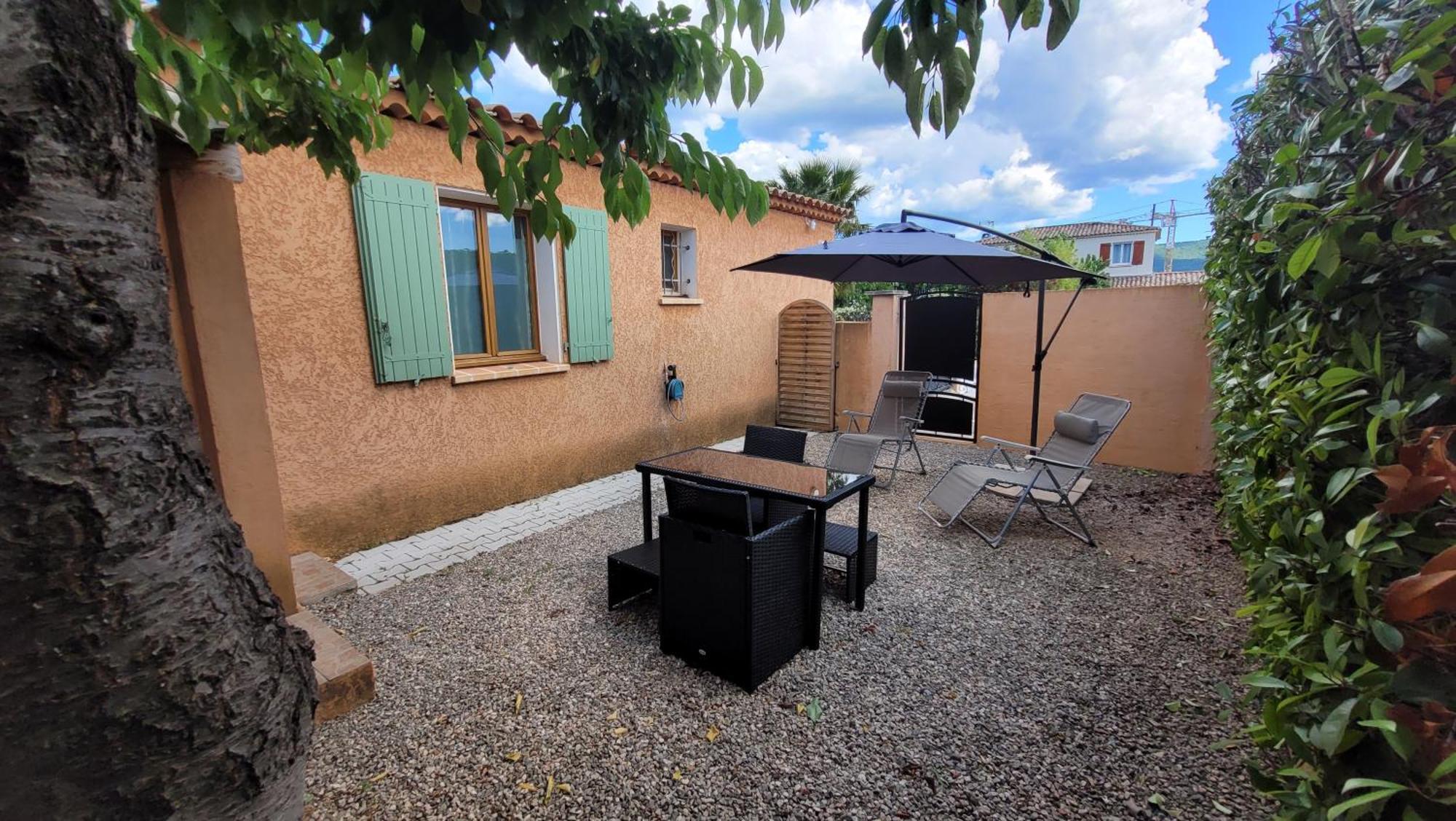 Le Petit Chez Nous Gite Climatise Jardin Pignans Екстер'єр фото